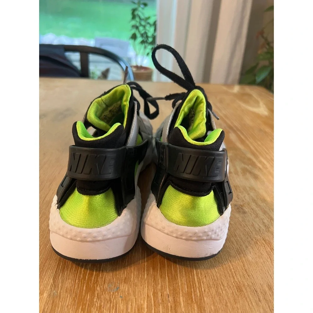 Nike Huarache Run SE Kids Sneakers Gray‎ Black Neon Green Shoes Size 5.5Y